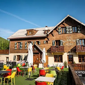 https://hotel-le-blanche-neige.fr-provencehotel.com